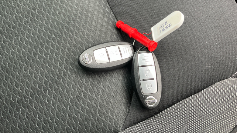 Nissan Qashqai 1.3 DiG-T 160 N-Connecta 5dr Petrol Hatchback